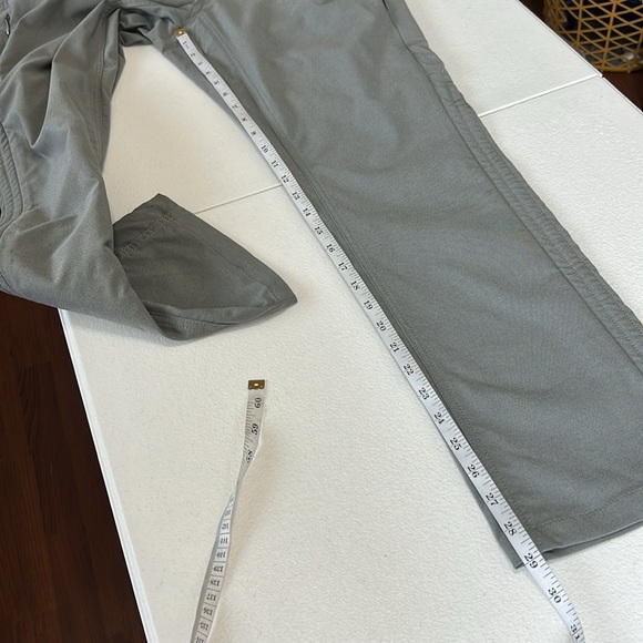 Kuhl Sz 8 Short Trekr Pants Ruched Leg Gray Nylon/Polyester EUC - Picture 7 of 13